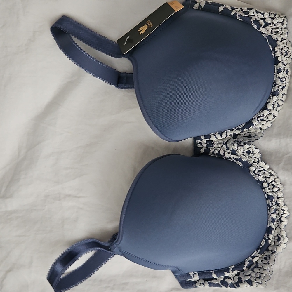 Wacoal 32DD bra